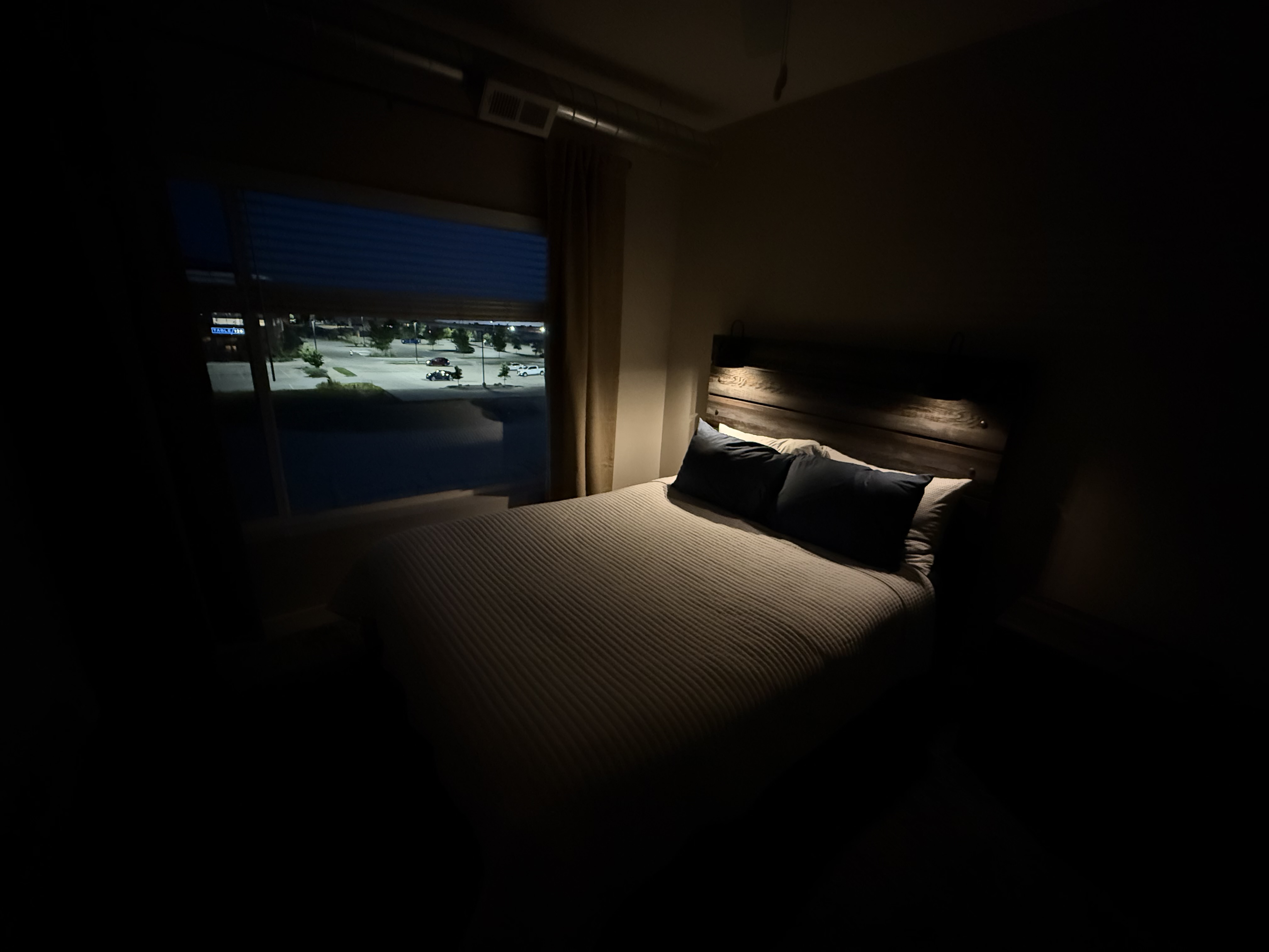 The Sapphire Suite | Furnished 1BR Downtown Des Moines