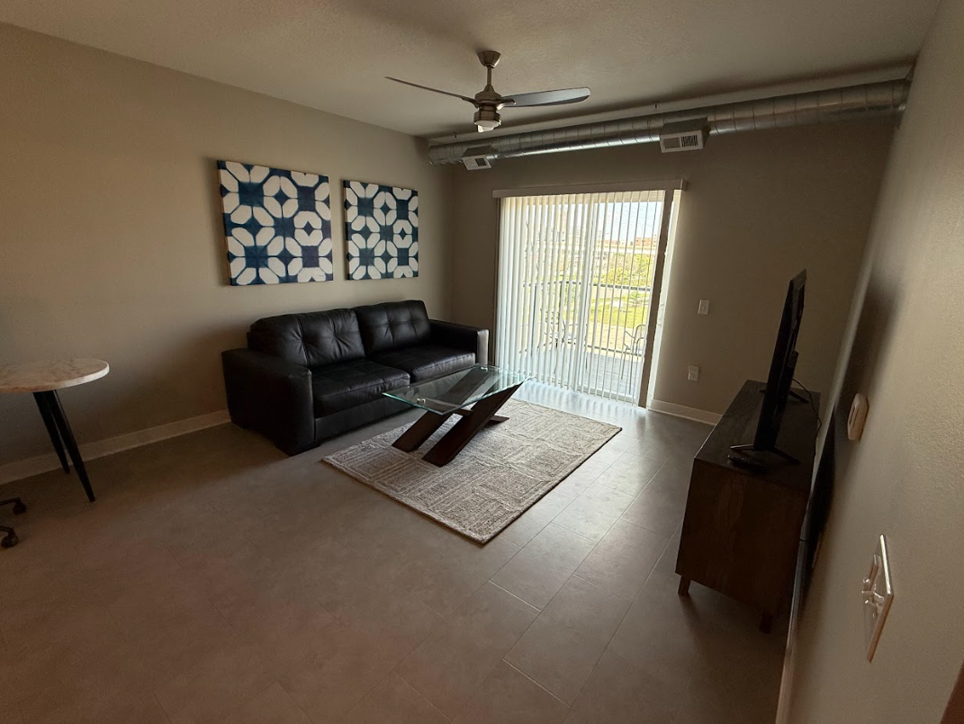 The Sapphire Suite | Furnished 1BR Downtown Des Moines