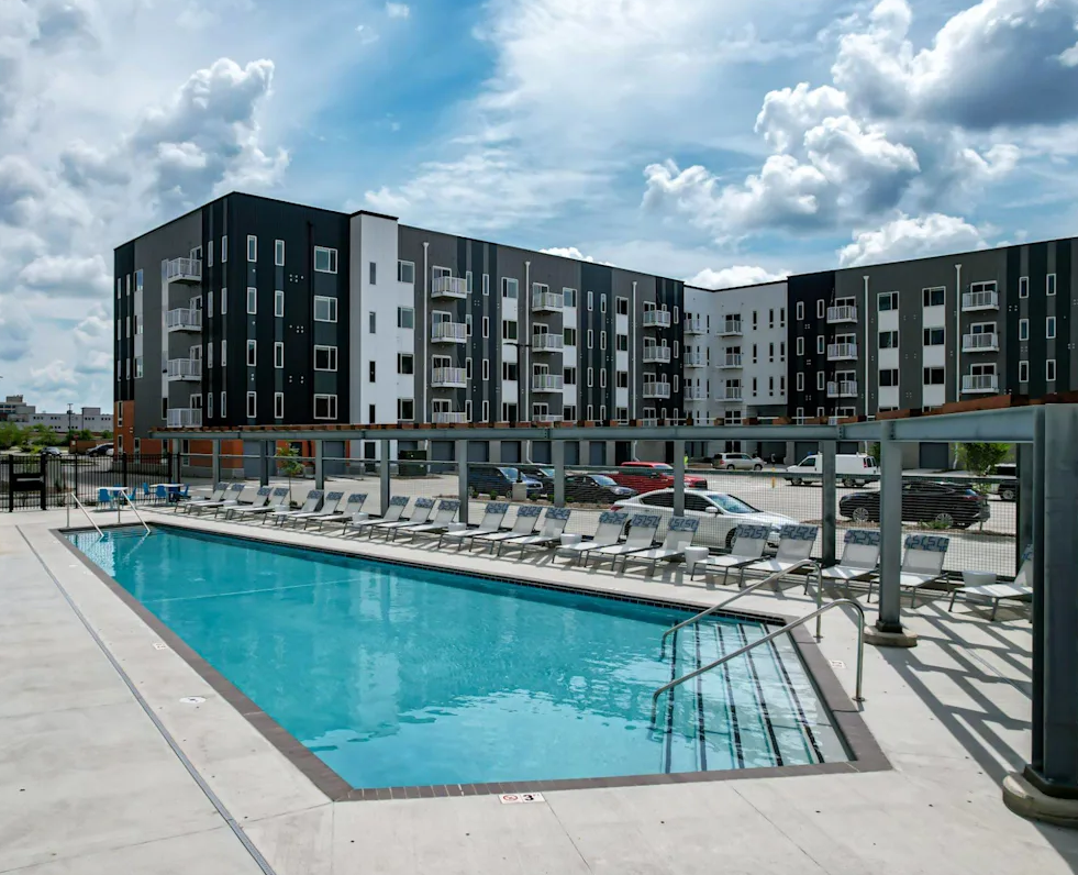 The Sapphire Suite | Furnished 1BR Downtown Des Moines