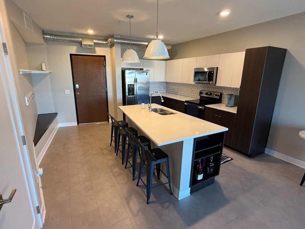 The Sapphire Suite | Furnished 1BR Downtown Des Moines