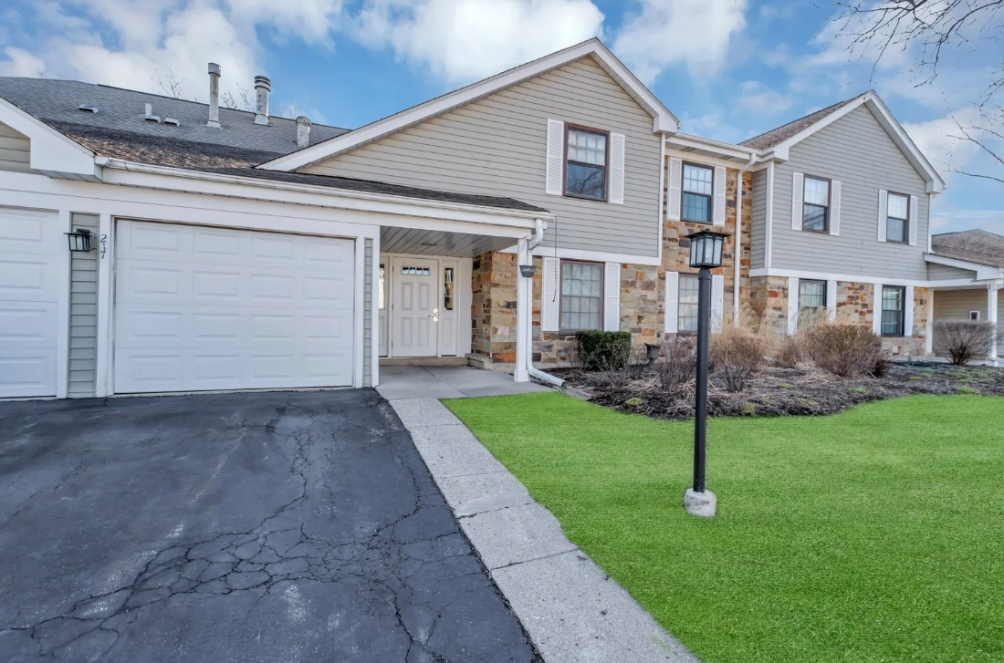 Prairie Haven | Furnished 2BR Townhome Near Kansas City